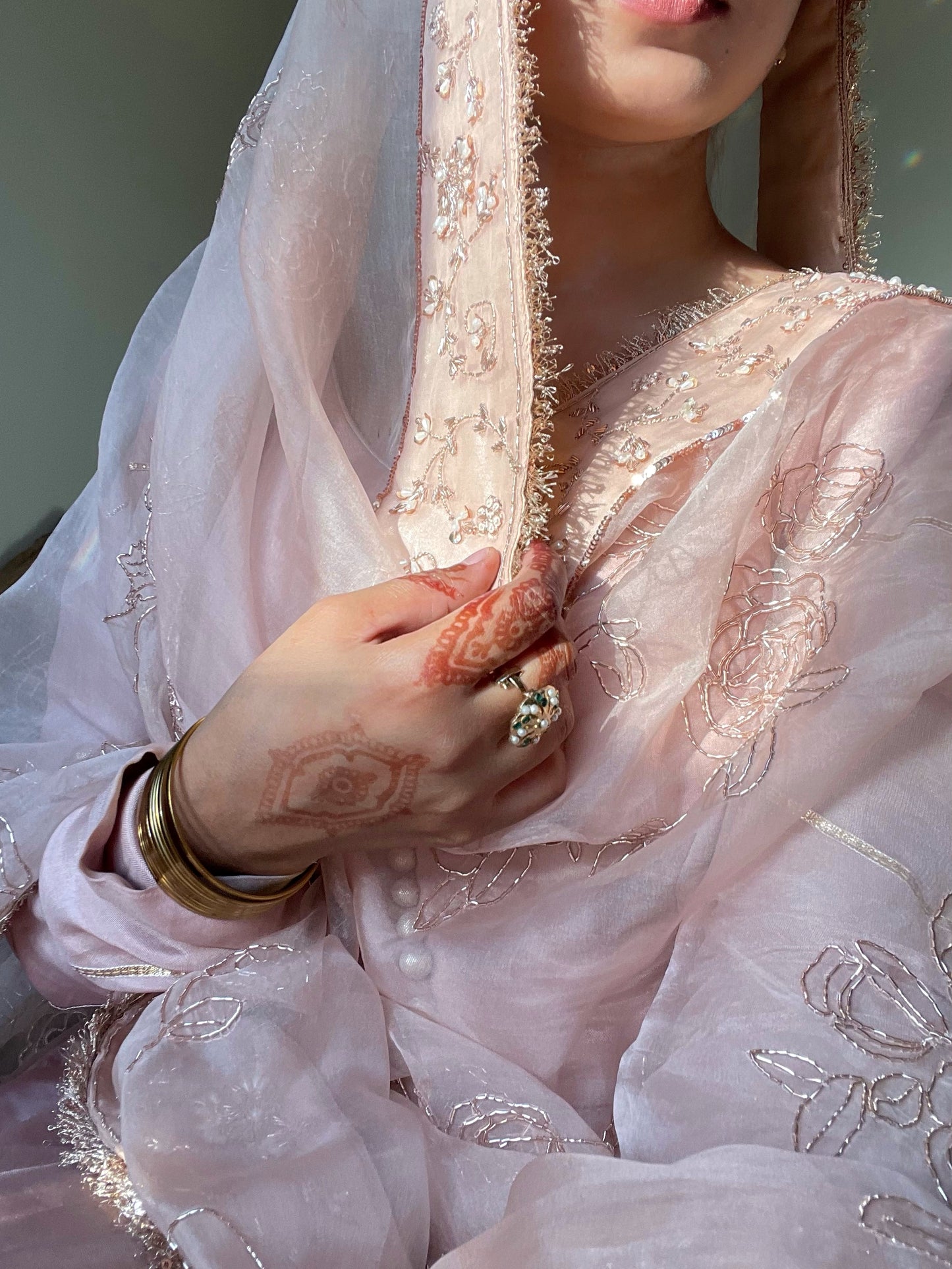 Gulshan Odhini - Pink