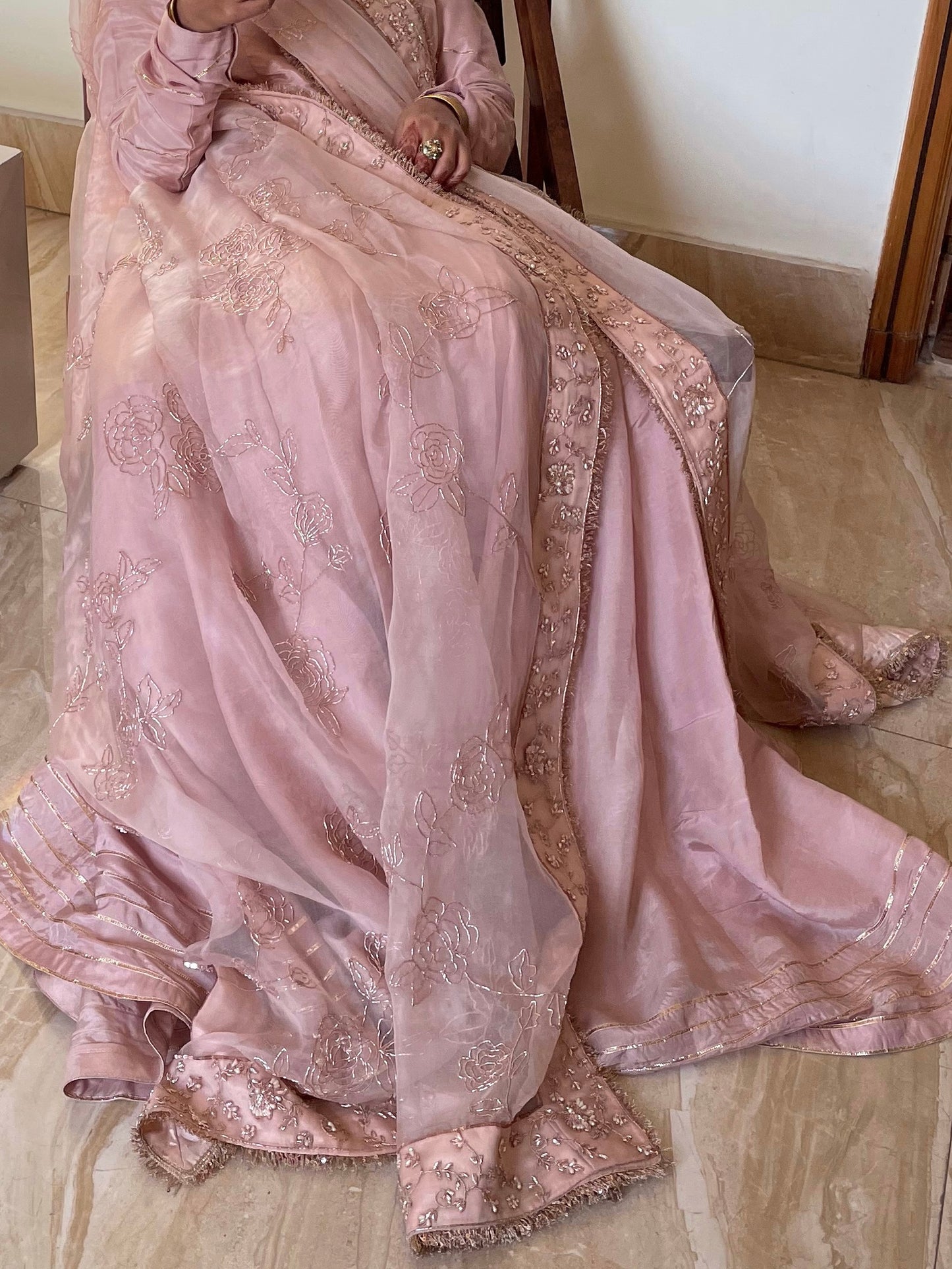 Gulshan Odhini - Pink